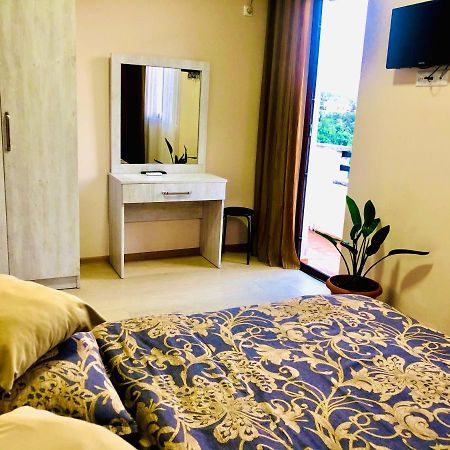 Готель Holiday House Green Cape Batumi Мцване-Концхі Екстер'єр фото