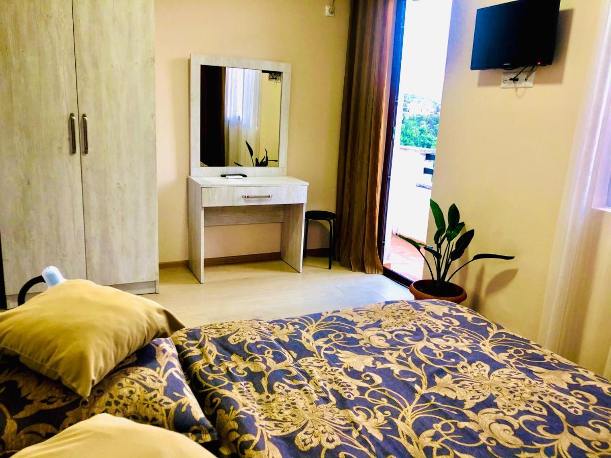 Готель Holiday House Green Cape Batumi Мцване-Концхі Екстер'єр фото