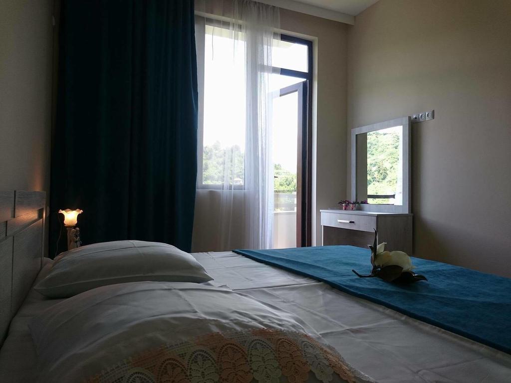 Готель Holiday House Green Cape Batumi Мцване-Концхі Екстер'єр фото